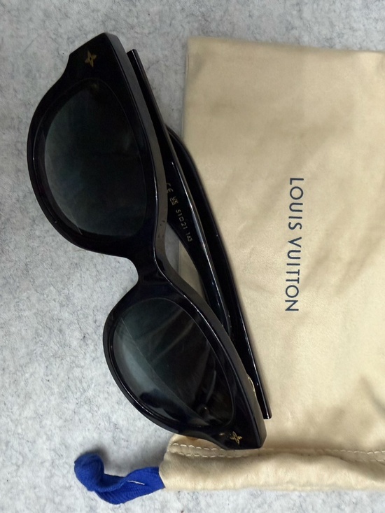 Louis Vuitton Women\'s Black Sunglasses main image 7